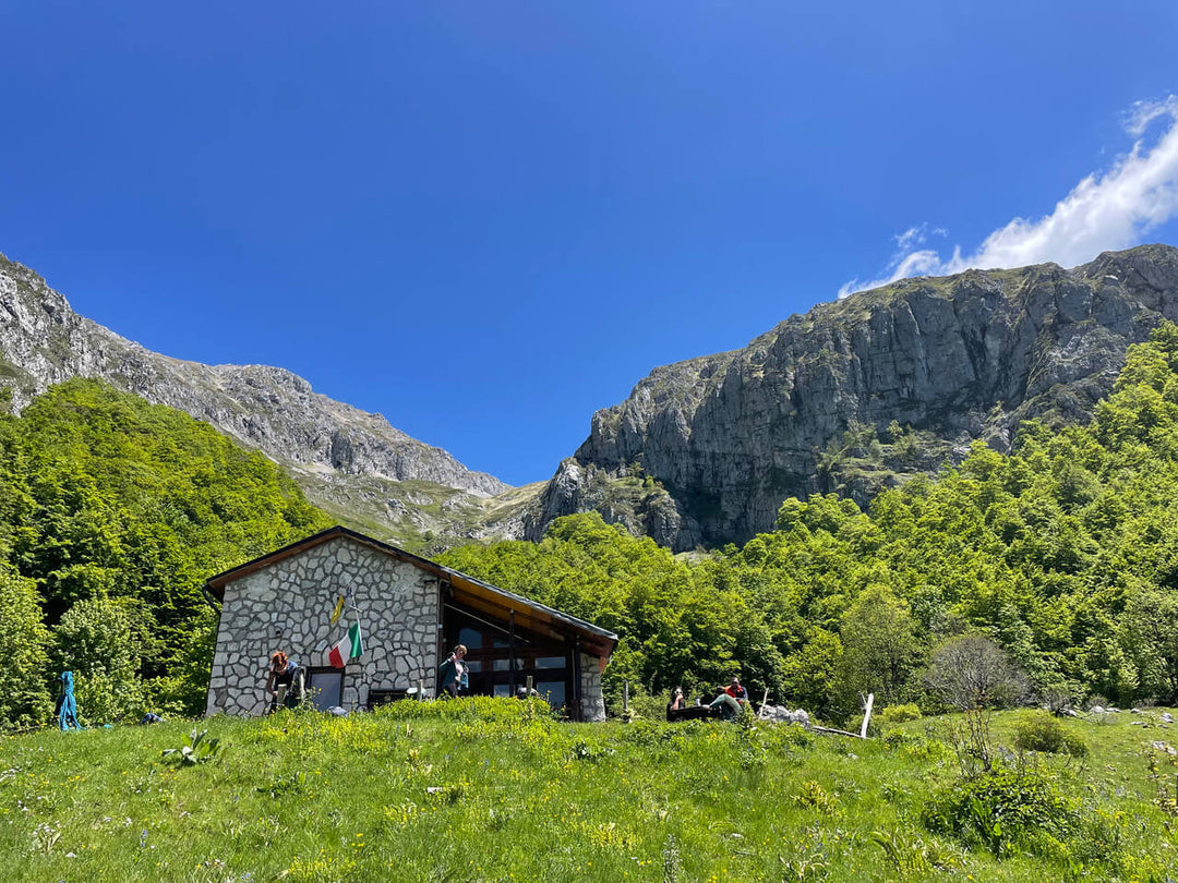 Yoga Trek con bagno sonoro alla scoperta della Valle degli Angeli (Terminillo) - Strike Adventure