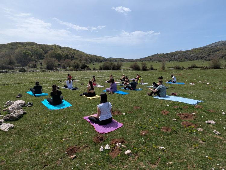 Yoga Trek nel cuore dei Monti Lucretili - Strike Adventure
